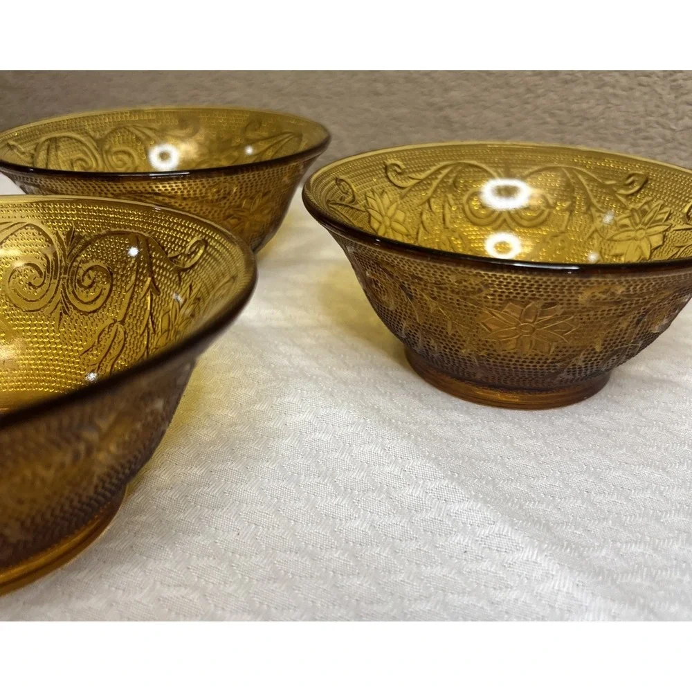 Vintage Indiana Glass Amber Sandwich Glass 4.5 In Dessert Salad Bowls Set Of 3 - Picture 3 of 4